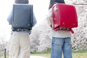 福岡で美容師からエステ、メイクアップ、ネイルまで学べる専門学校の魅力と特長