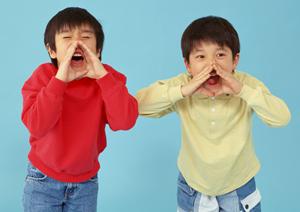 学生だけでなく社会人も参加することが出来る